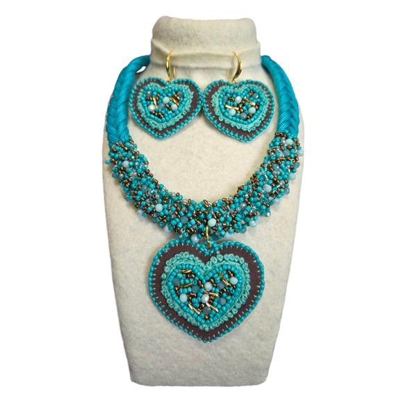 Han Embroidered Set ( Necklace and Earrings) - Picture 1 of 7